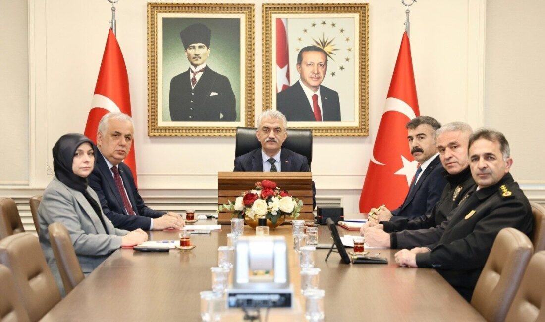 Şanlıurfa ve Kahramanmaraş’ta gerçekleşen silahlı saldırıların ardından, Türkiye genelinde okul