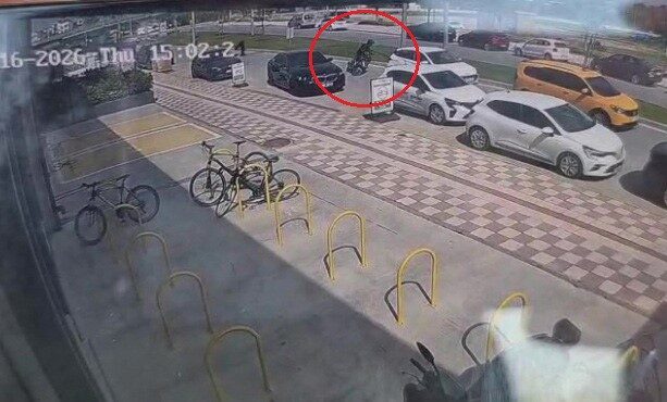 Manavgat ilçesinde meydana gelen trafik kazasında, aynı istikamette seyir halinde