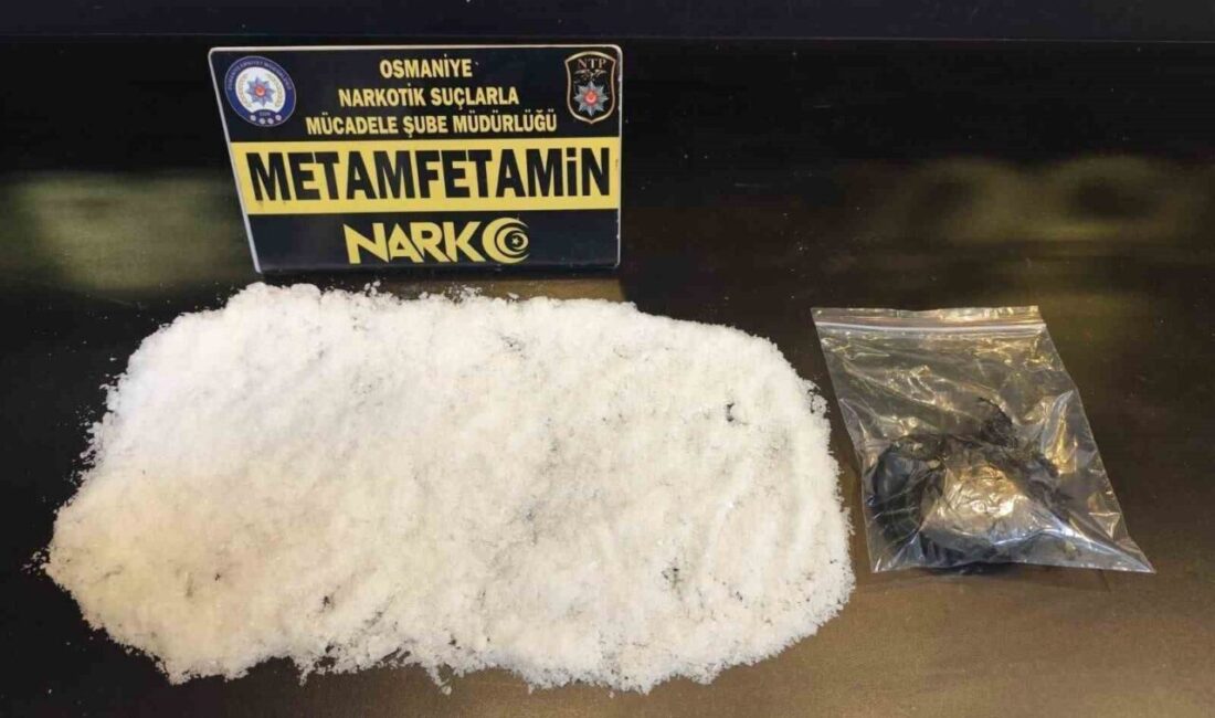 Osmaniye’de polis ekipleri tarafından durdurulan 3 ayrı araçta gerçekleştirilen aramalarda,