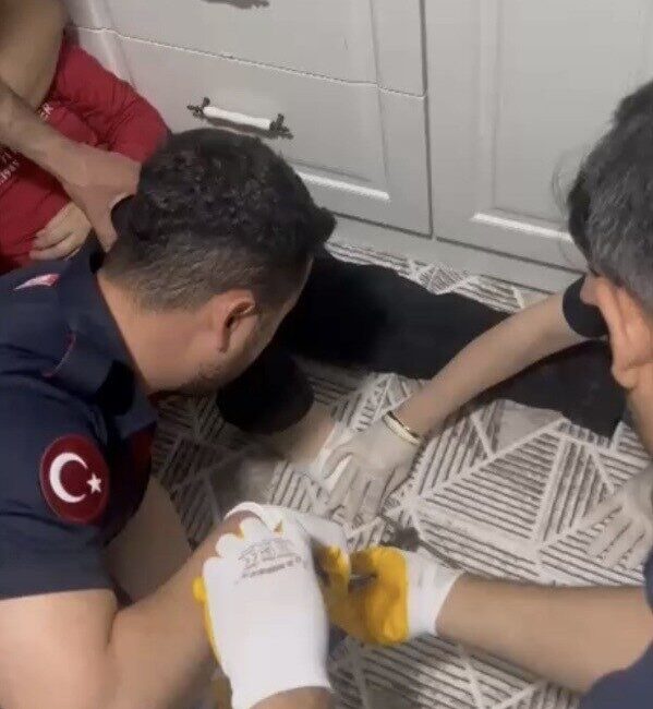 Osmaniye’de Adnan Menderes Mahallesi’nde meydana gelen olayda, bir çocuğun ayağına