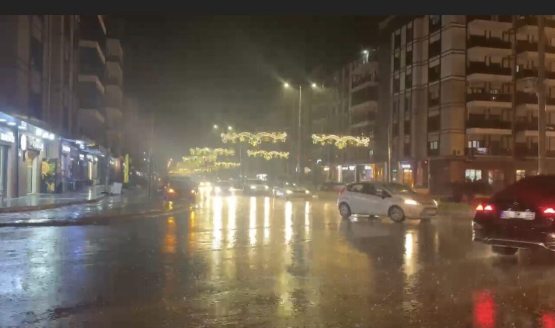 Düziçi ilçesinde akşam saatlerinde meydana gelen şiddetli yağışlar, ulaşımı olumsuz