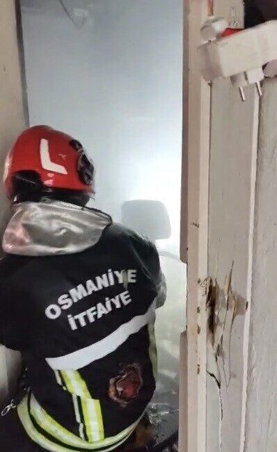 Osmaniye’deki bir tek katlı evde meydana gelen yangın, Osmaniye Belediyesi