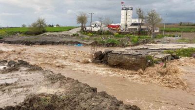 Osmaniye’nin Düziçi ilçesinde meydana gelen şiddetli yağışlar, birçok olumsuz etkiye