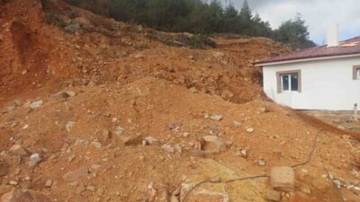 Osmaniye’nin Bahçe ilçesine bağlı Kaman köyünde meydana gelen şiddetli yağışlar