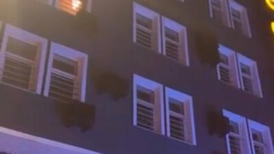 Bursa’da, yangın çıkan bir otel odası olayıyla itfaiye ve sağlık