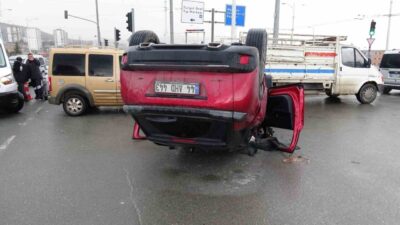 Malatya’da meydana gelen trafik kazasında otomobil ile çarpışan araç takla