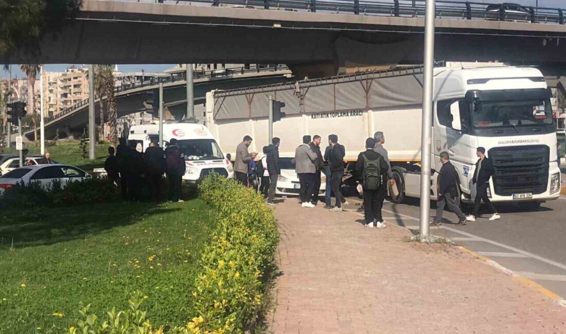 Şanlıurfa’da, tır ile çarpıştıktan sonra kontrolü kaybeden bir otomobil, kaldırımda