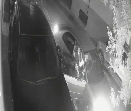 Denizli’de gece saatlerinde bir kadın, otomobilden yol kenarına bırakıldı ve