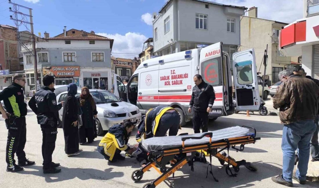 Afyonkarahisar’da bir yayayı yolda karşıdan karşıya geçmeye çalışırken otomobilin çarpması