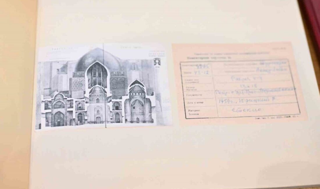 Özbekistan Cumhurbaşkanı Şevket Mirziyoyev ile Kazakistan Cumhurbaşkanı Kasım Cömert Tokayev