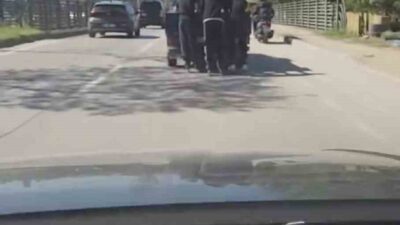 Bursa’da paten giyen gençler, şehir merkezinde tehlikeli bir şekilde seyir