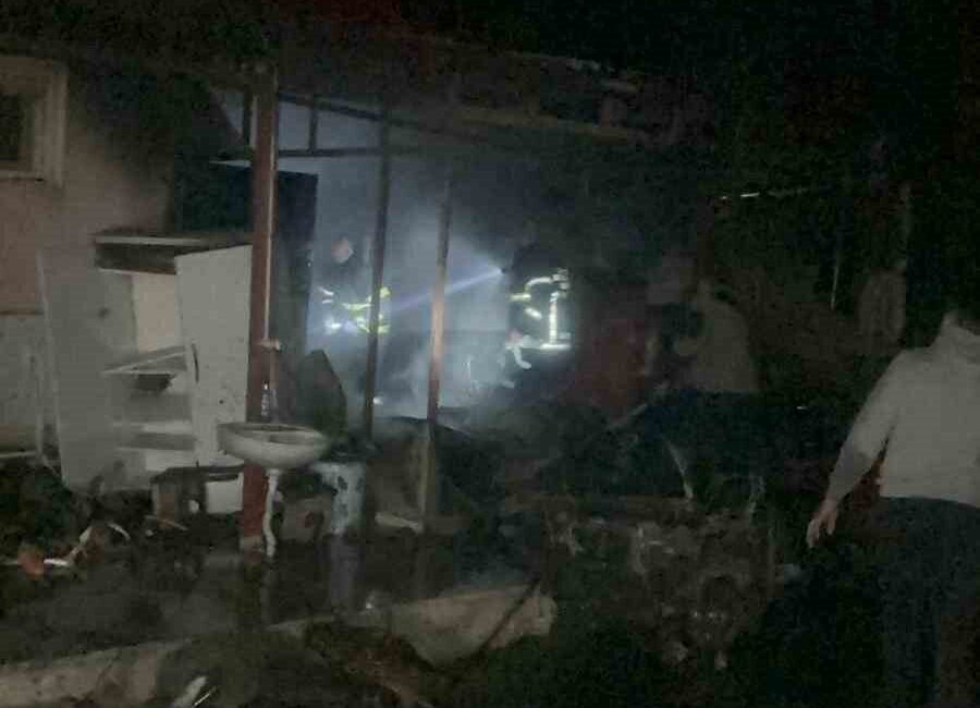 Cide ilçesinde, bir villada kömür kazanı ve tüp patlamasıyla çıkan