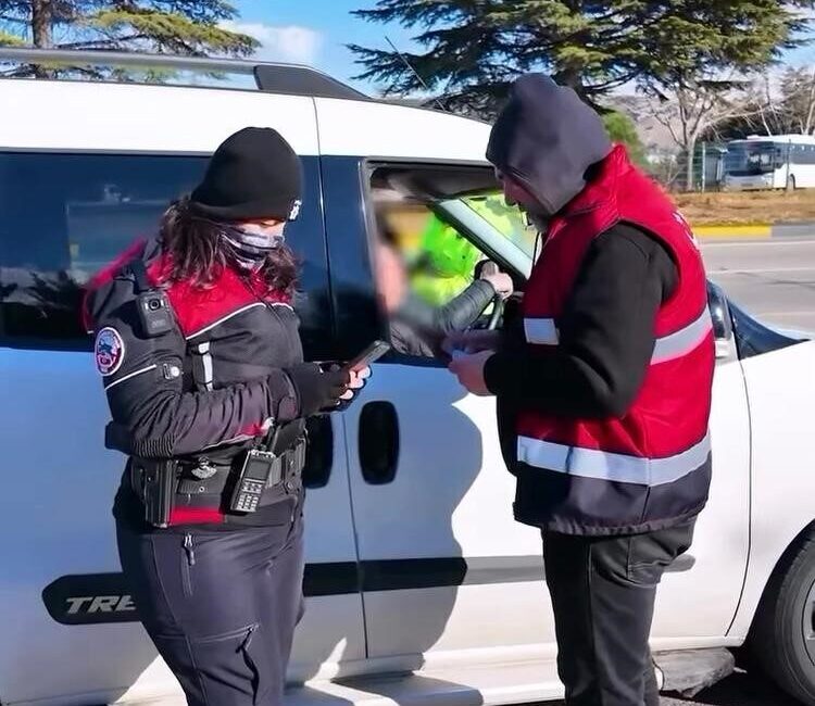 Isparta’da polis ekipleri tarafından gerçekleştirilen uygulamalarda, 35 binden fazla kişi