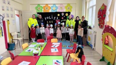 Alaca beldesinde faaliyet gösteren Emniyet Müdürlüğü Trafik Büro Amirliği ekipleri,