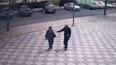 Çorlu Kaymakamlığı’nda görevli bir polis memuru, Tekirdağ Çorlu Hükümet Konağı