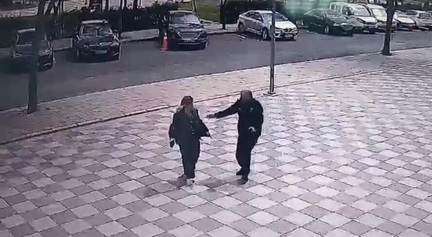 Çorlu Kaymakamlığı’nda görevli bir polis memuru, Tekirdağ Çorlu Hükümet Konağı
