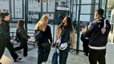 Bartın’daki 36 okulda görevli polis ekipleri, öğrencilerin güvenliğini sağlamak için