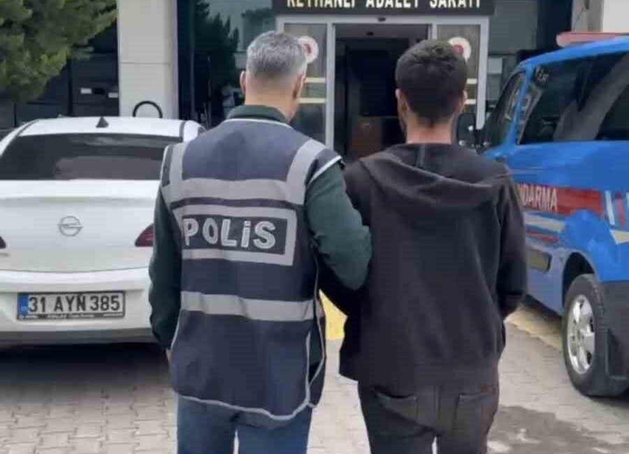 Hatay’da, polis ekipleri 22 ayrı suçtan aranan ve 8 ayrı