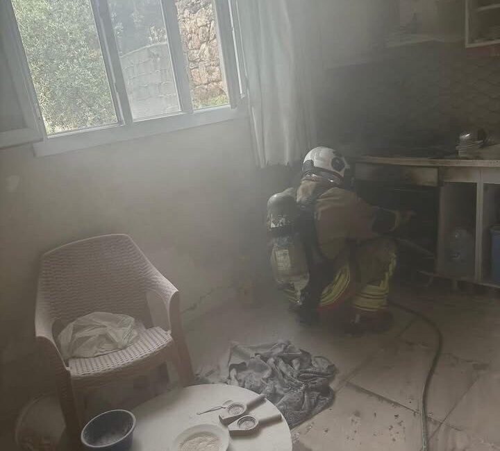 Reyhanlı ilçesinde, Fidanlık Mahallesinde bulunan bir müstakil evde çıkan yangın,