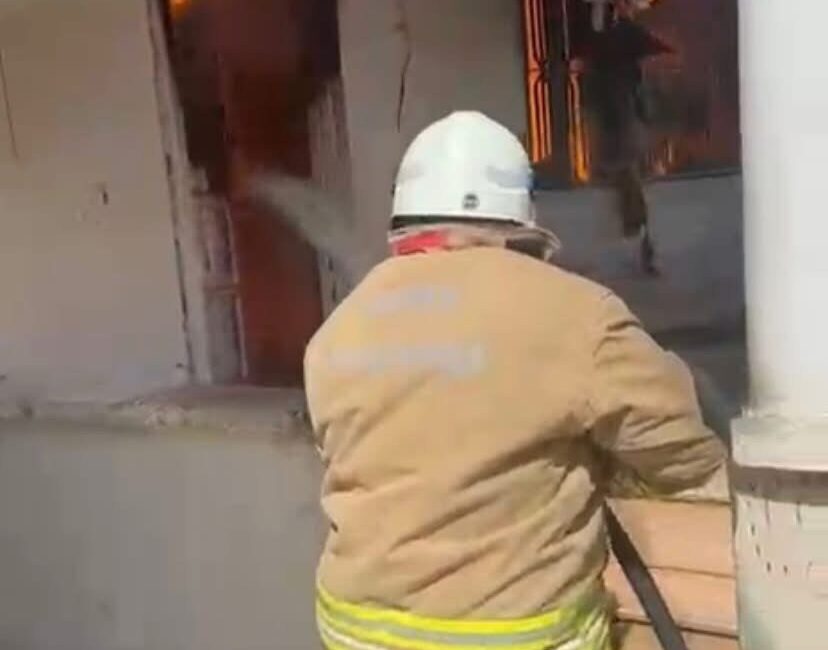 Hatay’ın Reyhanlı ilçesinde müstakil bir evde meydana gelen yangın, çevreye