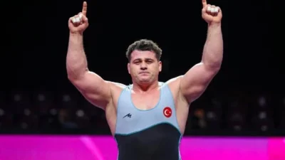 Milli güreşçi Rıza Kayaalp, 2026 Avrupa Güreş Şampiyonası’nda finale yükselerek