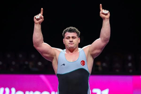 Milli güreşçi Rıza Kayaalp, 2026 Avrupa Güreş Şampiyonası’nda finale yükselerek