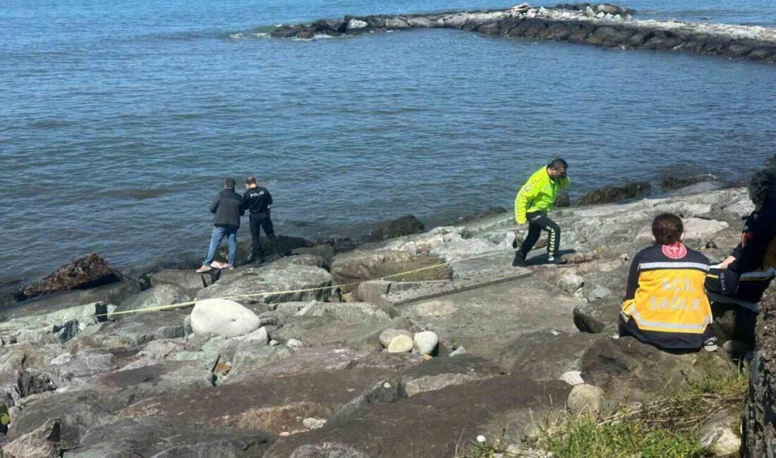 Rize’nin Pazar ilçesine bağlı Güzelyalı Mahallesi kıyısında, deniz kenarındaki kayaçlık
