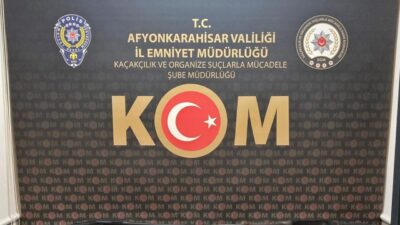 Afyonkarahisar’da silah satışı yaptıkları iddia edilen kişilere yönelik operasyonda adreslerine