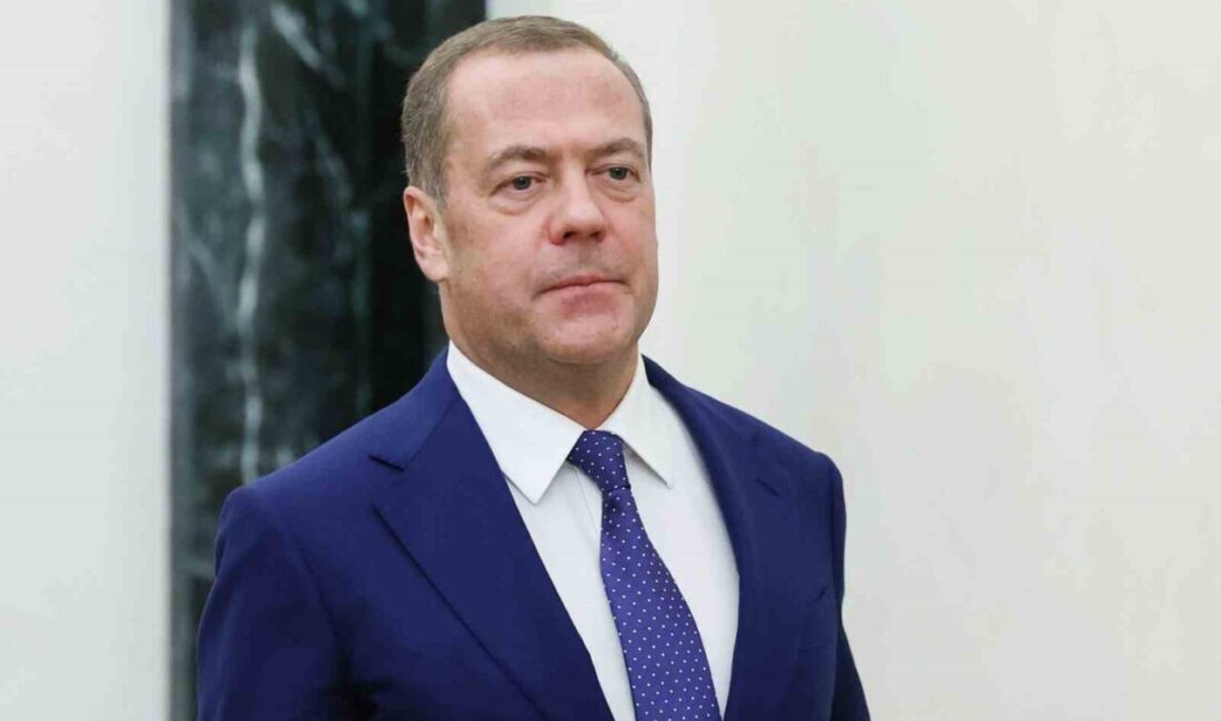 Rusya Güvenlik Konseyi Başkan Yardımcısı Dmitriy Medvedev, “Bilgi. Önce” isimli