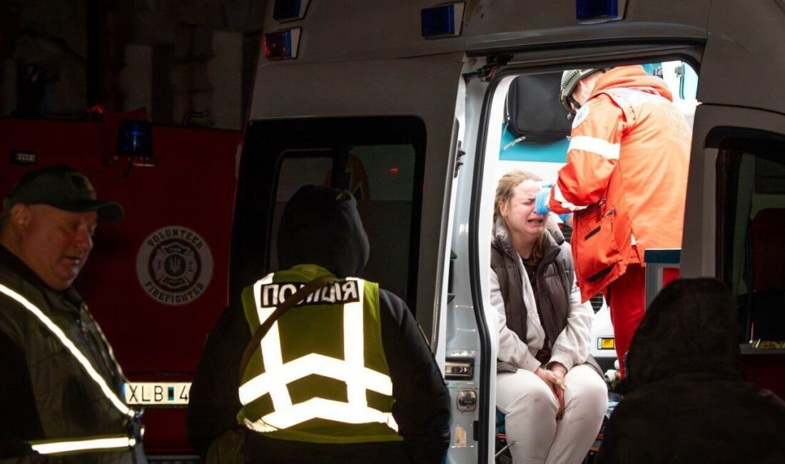 Rusya’nın Odessa’ya gece düzenlediği saldırıda, aralarında 2 çocuğun da bulunduğu