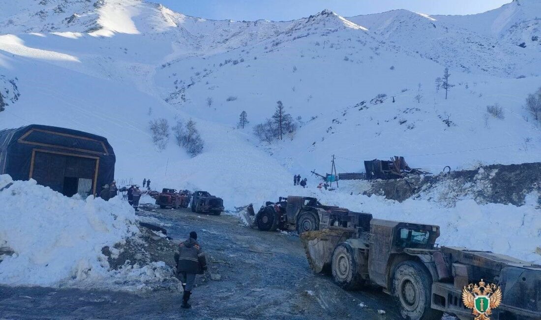 Buryutya Özerk Cumhuriyeti’ne bağlı olan bir maden sahasında yol yapımı
