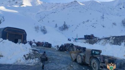 Buryutya Özerk Cumhuriyeti’ne bağlı olan bir maden sahasında yol yapımı