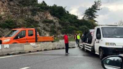 Muğla Sakar Geçidi’nde meydana gelen tek taraflı trafik kazasında 3