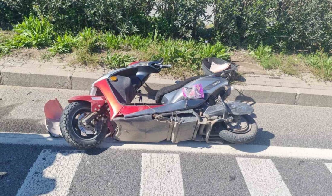 Manisa’nın Salihli ilçesinde, D300 karayolunda elektrikli bisiklet (Ekobis) ile motosikletin