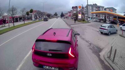 Samsun’un Çarşamba ilçesinde, bir otomobil sürücüsünün ani kararı neredeyse büyük
