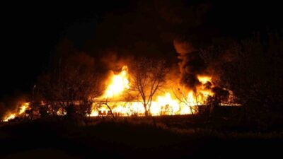 Samsun’un İlkadım ilçesindeki bir muz deposunda meydana gelen yangın, panik