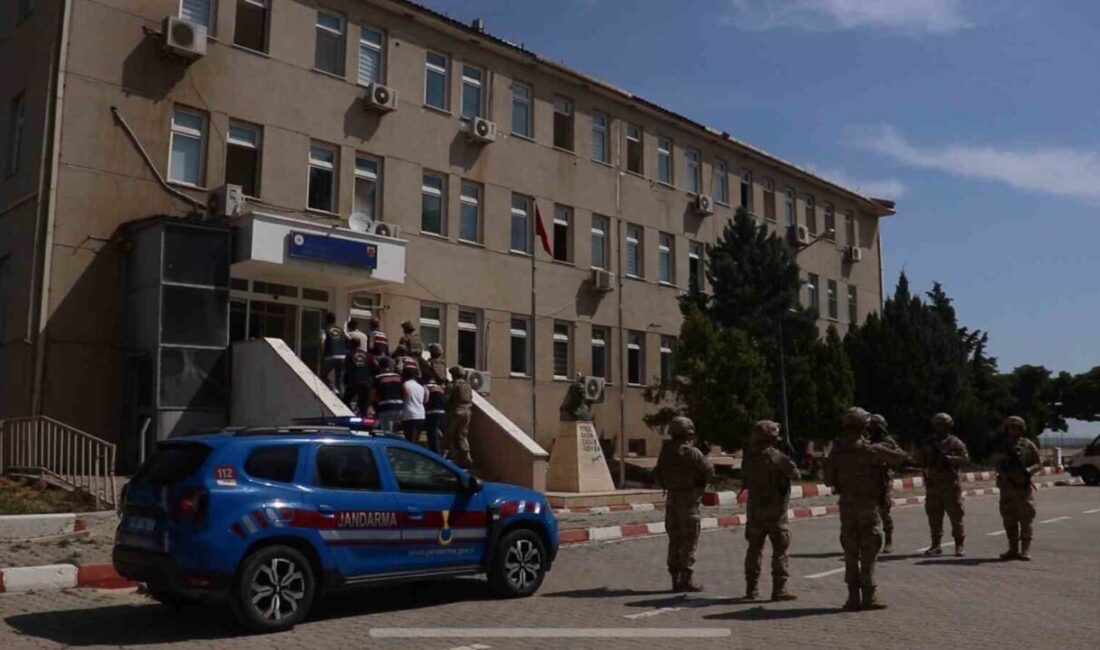 Şanlıurfa’da gerçekleştirilen operasyonda göçmen kaçakçılığına karışan 23 organizatör gözaltına alındı,