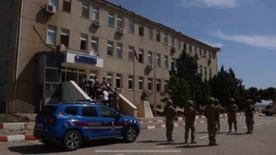 Şanlıurfa’da gerçekleştirilen operasyonda göçmen kaçakçılığına karışan 23 organizatör gözaltına alındı,