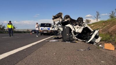 Şanlıurfa’da meydana gelen trafik kazasında 3 kişi yaşamını yitirirken, 5