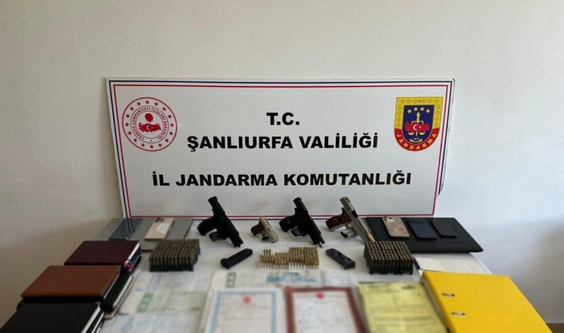 Jandarma ekipleri, Şanlıurfa’da tefecilere karşı düzenledikleri operasyonda, aralarında örgüt liderinin