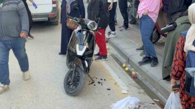 Eskişehir’de meydana gelen trafik kazasında bir scooter sürücüsü ile yayalar