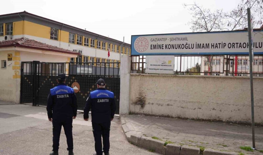 Şehitkamil Belediye Başkanı Umut Yılmaz, Kahramanmaraş ve Şanlıurfa’daki okullara yapılan