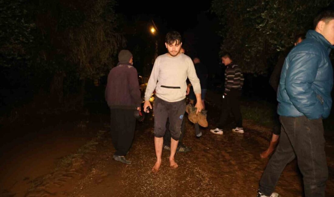 Adana’nın Kozan ilçesinde gerçekleşen şiddetli yağış sonrasında meydana gelen sel