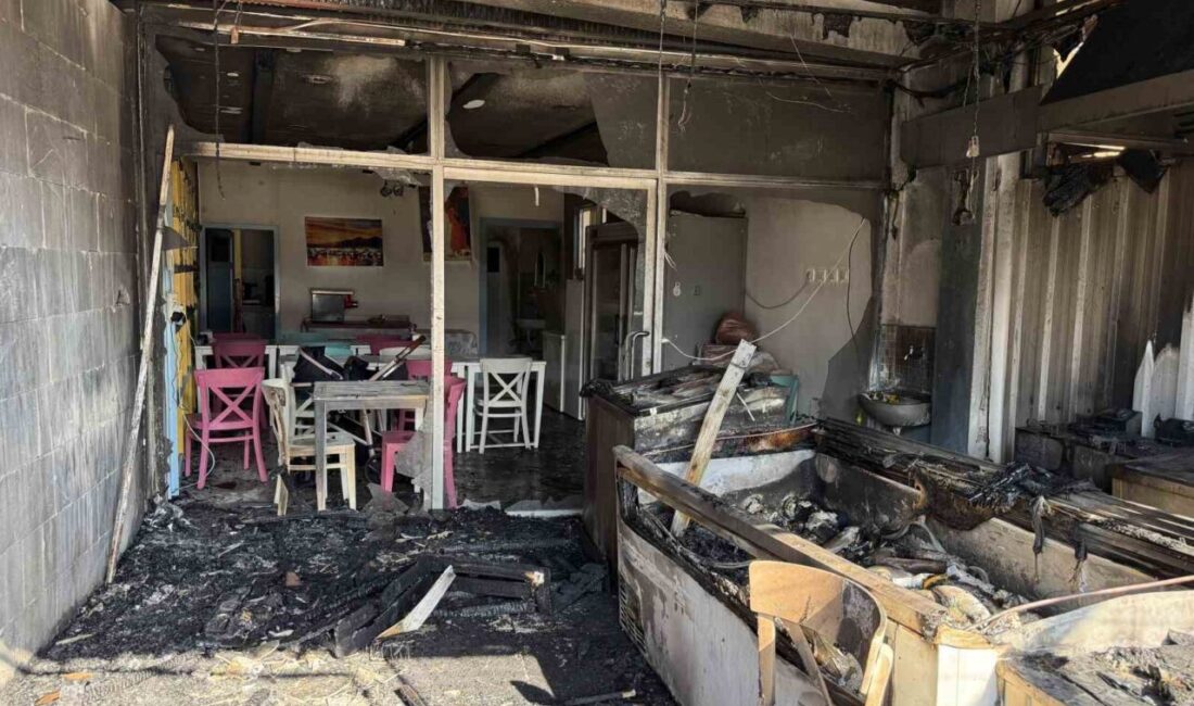 Antalya’nın Serik ilçesindeki bir yangında balıkçı dükkanı tamamen kullanılamaz hale