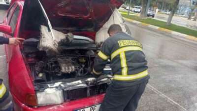 Isparta’da seyir halindeyken motor kısmından alev alan bir otomobil, itfaiye