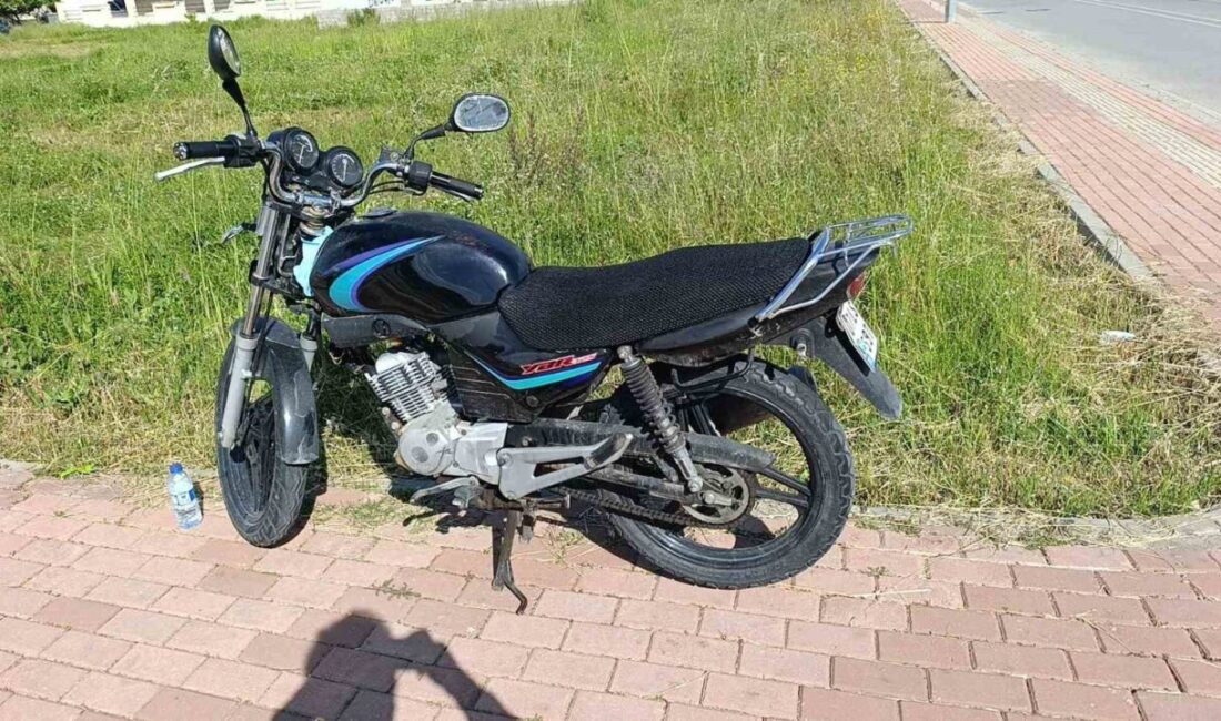 Manavgat ilçesinde seyir halindeki bir motosikletin devrilmesi sonucu meydana gelen