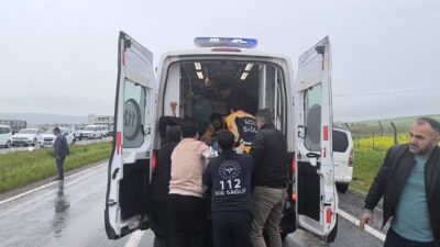 Siirt’in Kurtalan ilçesinde meydana gelen trafik kazasında, otomobil ile kamyonet