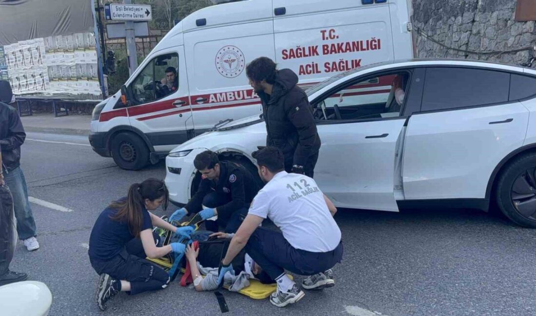 Şişli ilçesinde Tesla marka bir otomobil ile motosikletin karıştığı bir