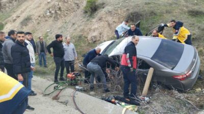Suşehri ilçesinde meydana gelen trafik kazasında 3 kişi yaralandı. Olay,