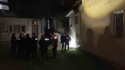Sivas’ta, bir evin bodrum katında meydana gelen kısmi çökme paniğe